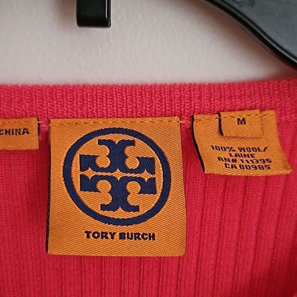 Tory Burch 100% wool rib knit magenta sweater - Picture 5 of 8